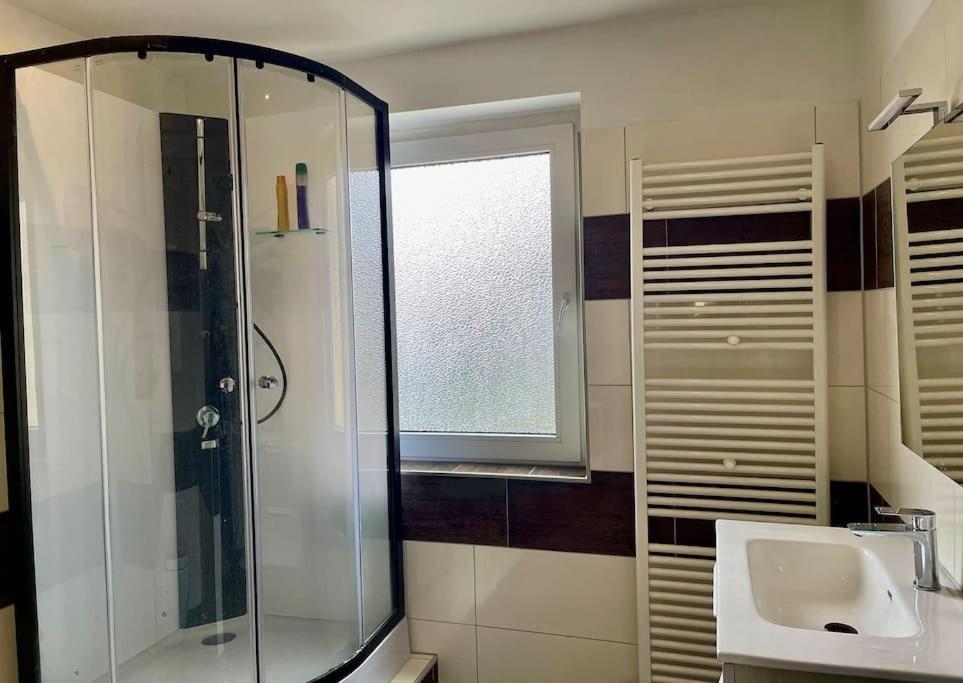 Duesseldorf Messe And Airport, 2-Bedroom Apartment With Kitchen And Garden Duisburg Exterior foto