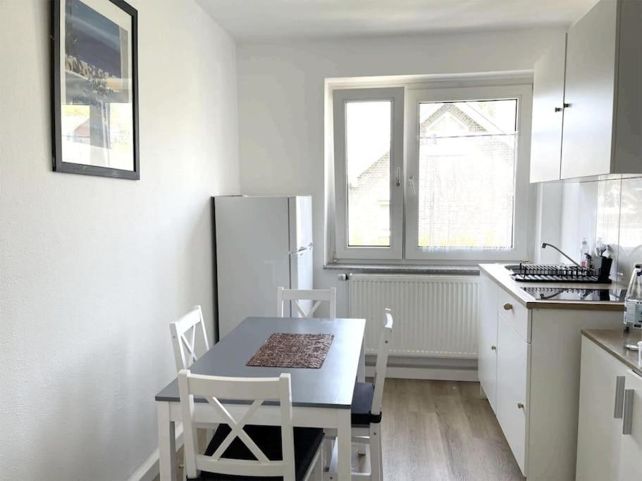 Duesseldorf Messe And Airport, 2-Bedroom Apartment With Kitchen And Garden Duisburg Exterior foto